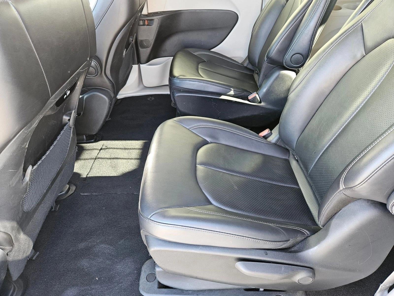 2024 Chrysler Pacifica Hybrid Select