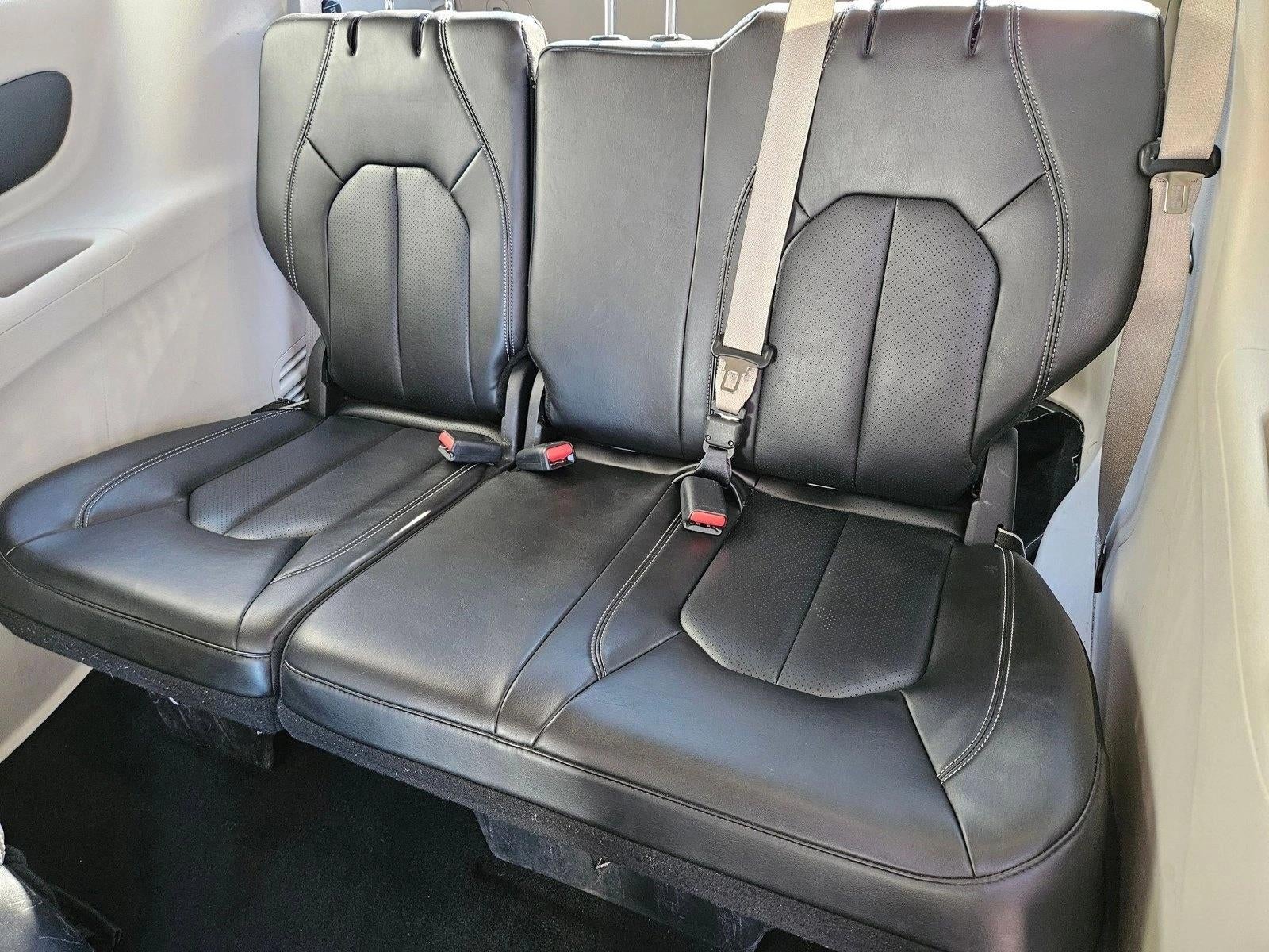 2024 Chrysler Pacifica Hybrid Select