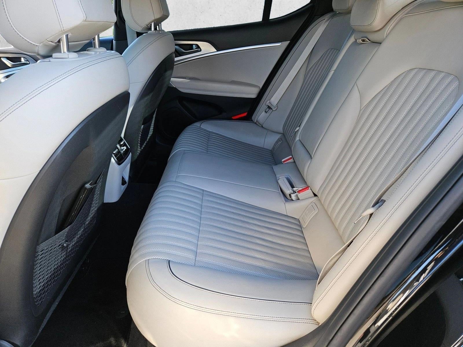 2022 Genesis G70 2.0T RWD