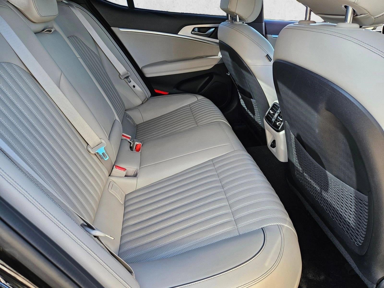 2022 Genesis G70 2.0T RWD