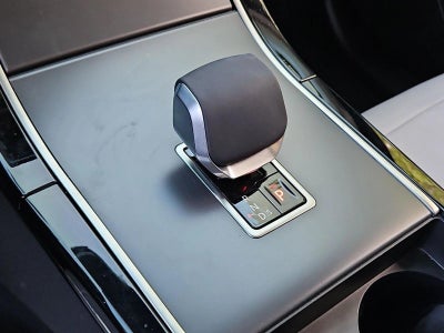 2025 Land Rover Range Rover Velar Dynamic SE