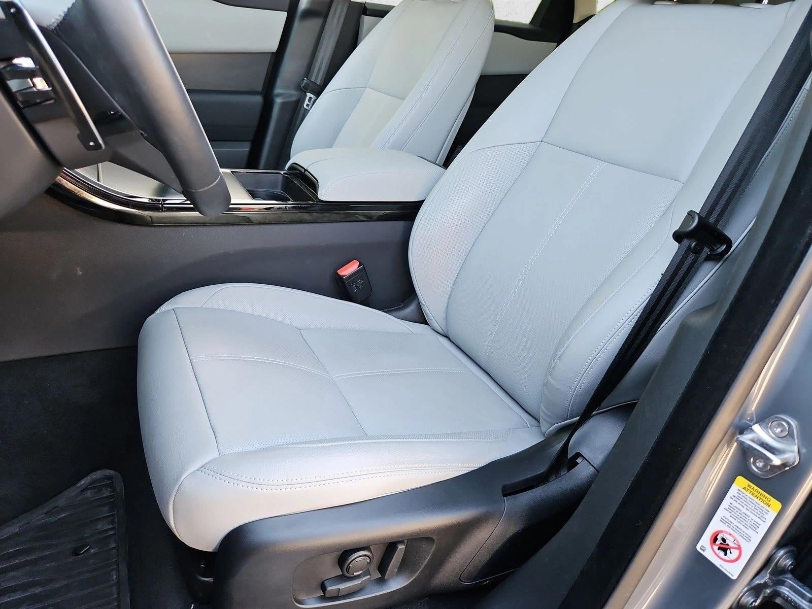 2025 Land Rover Range Rover Velar Dynamic SE