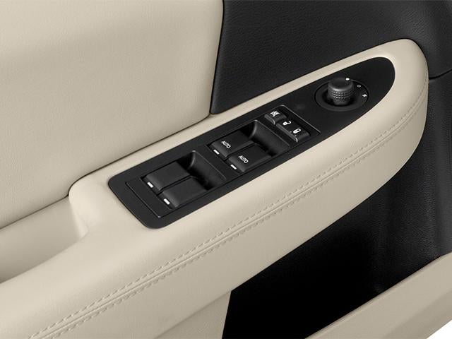 2014 Chrysler 200 4dr Sdn LX