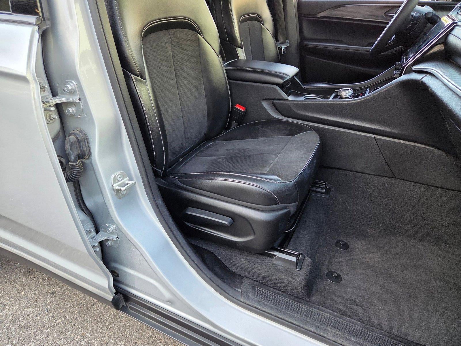 2024 Jeep Grand Cherokee L Altitude 4x4