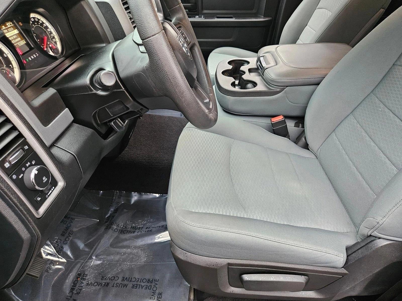 2017 RAM 1500 Express 4x2 Quad Cab 6'4" Box