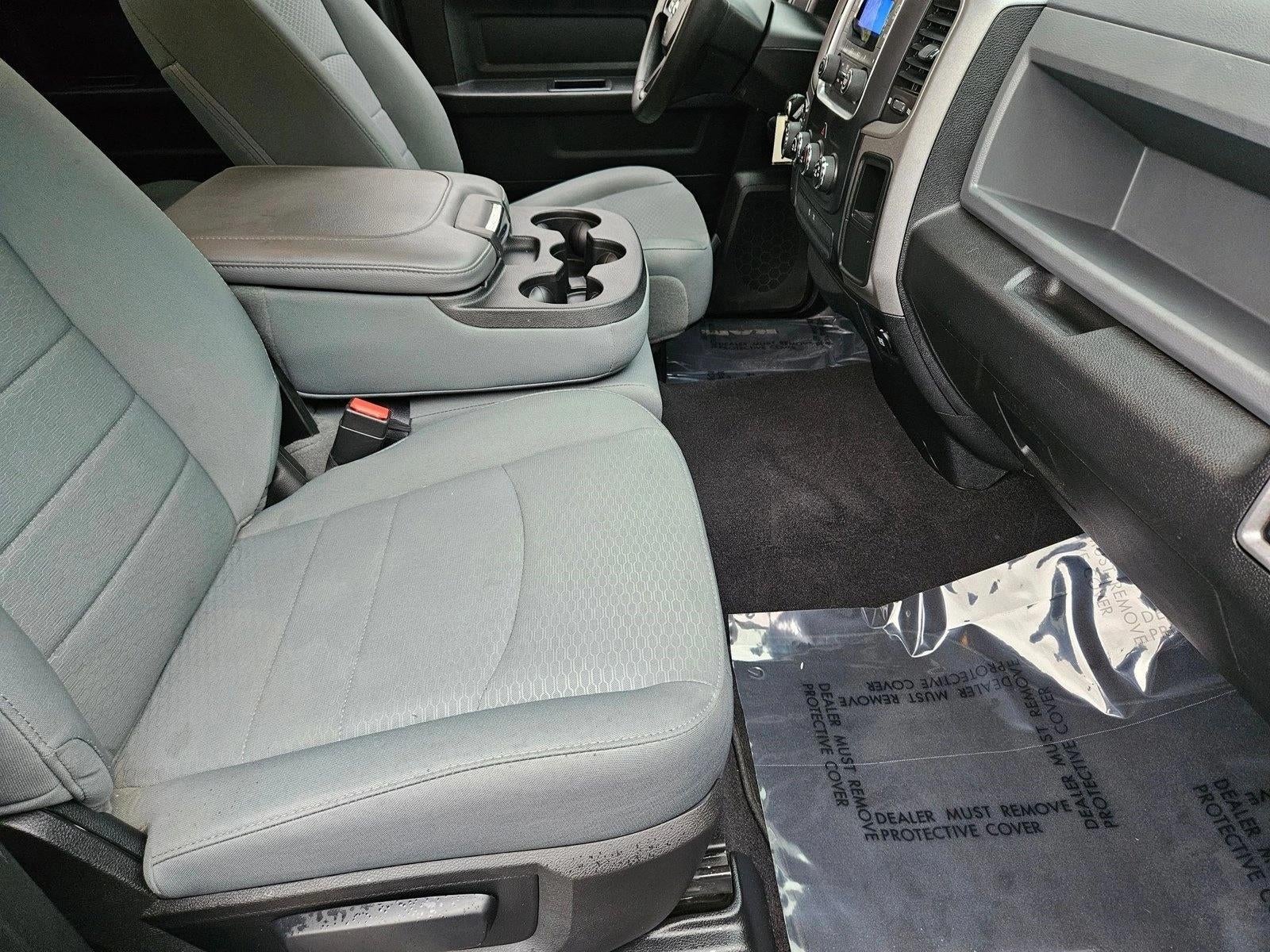 2017 RAM 1500 Express 4x2 Quad Cab 6'4" Box