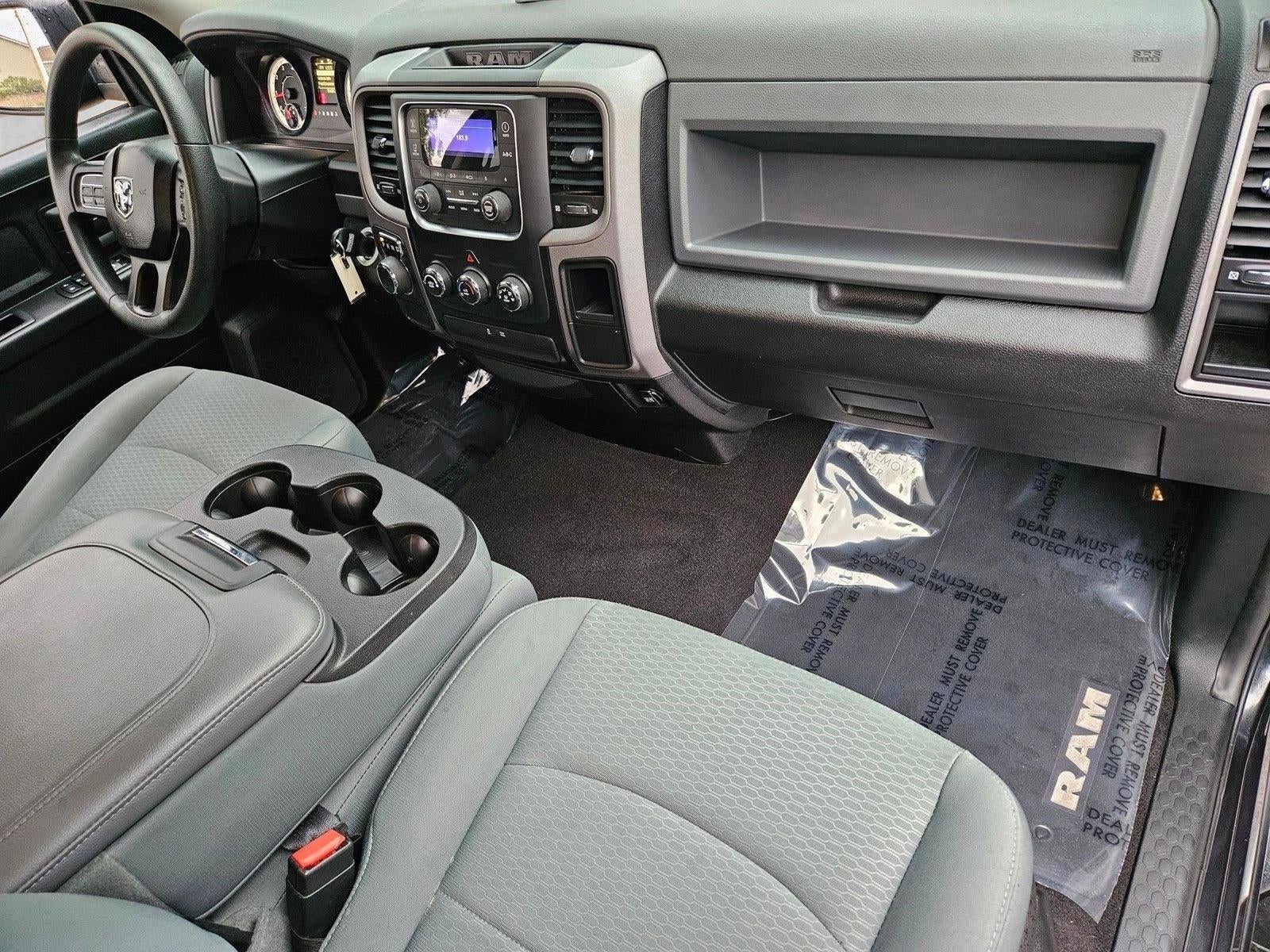 2017 RAM 1500 Express 4x2 Quad Cab 6'4" Box
