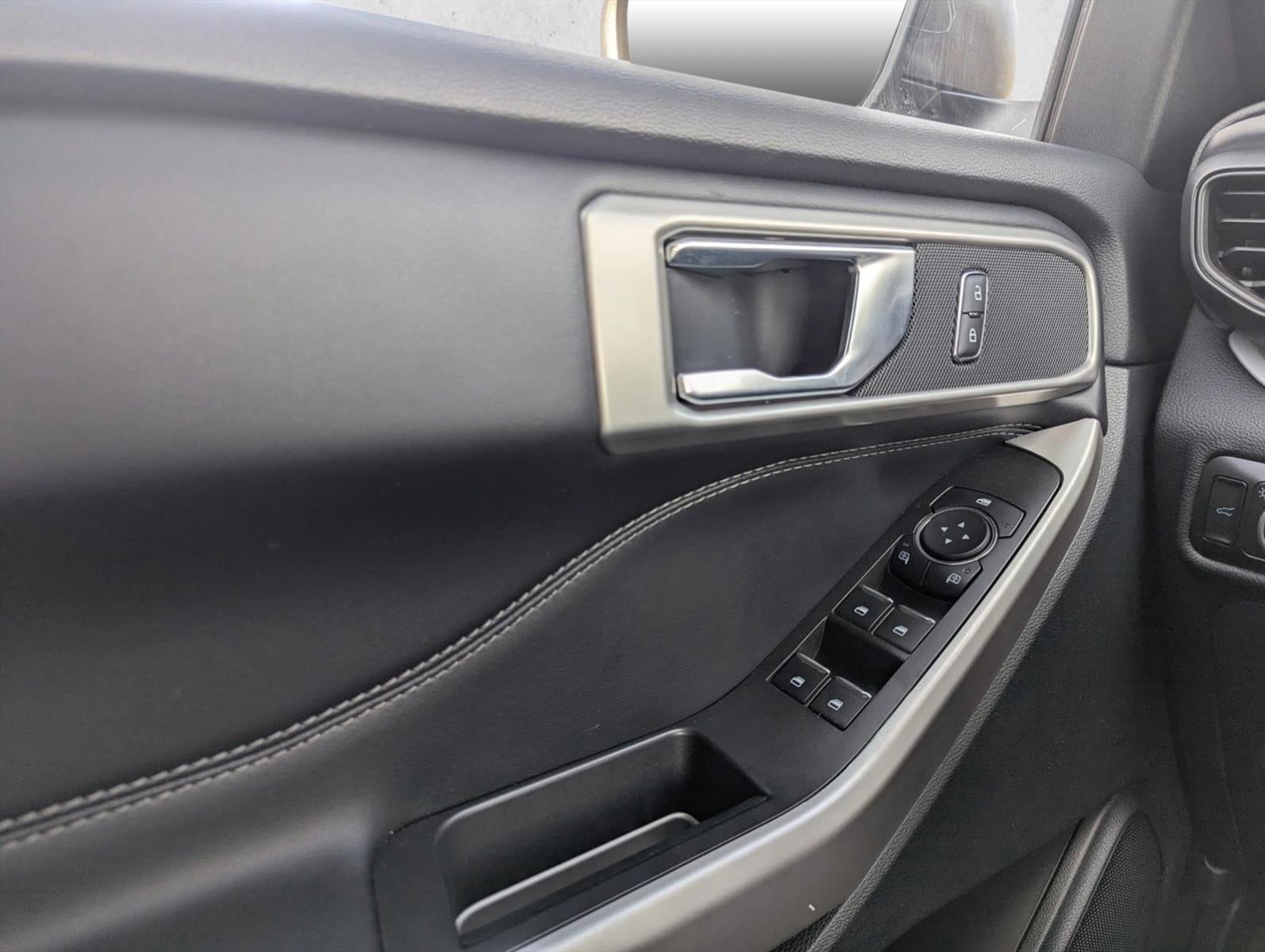 2024 Ford Explorer XLT RWD