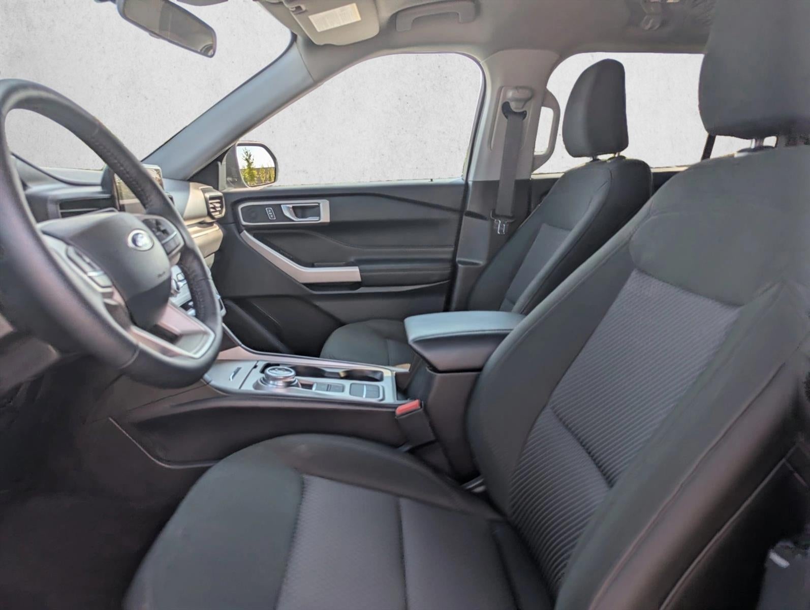 2024 Ford Explorer XLT RWD