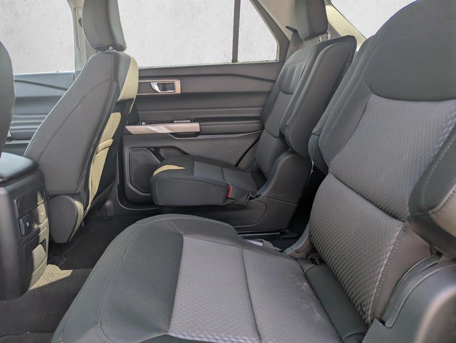 2024 Ford Explorer XLT RWD