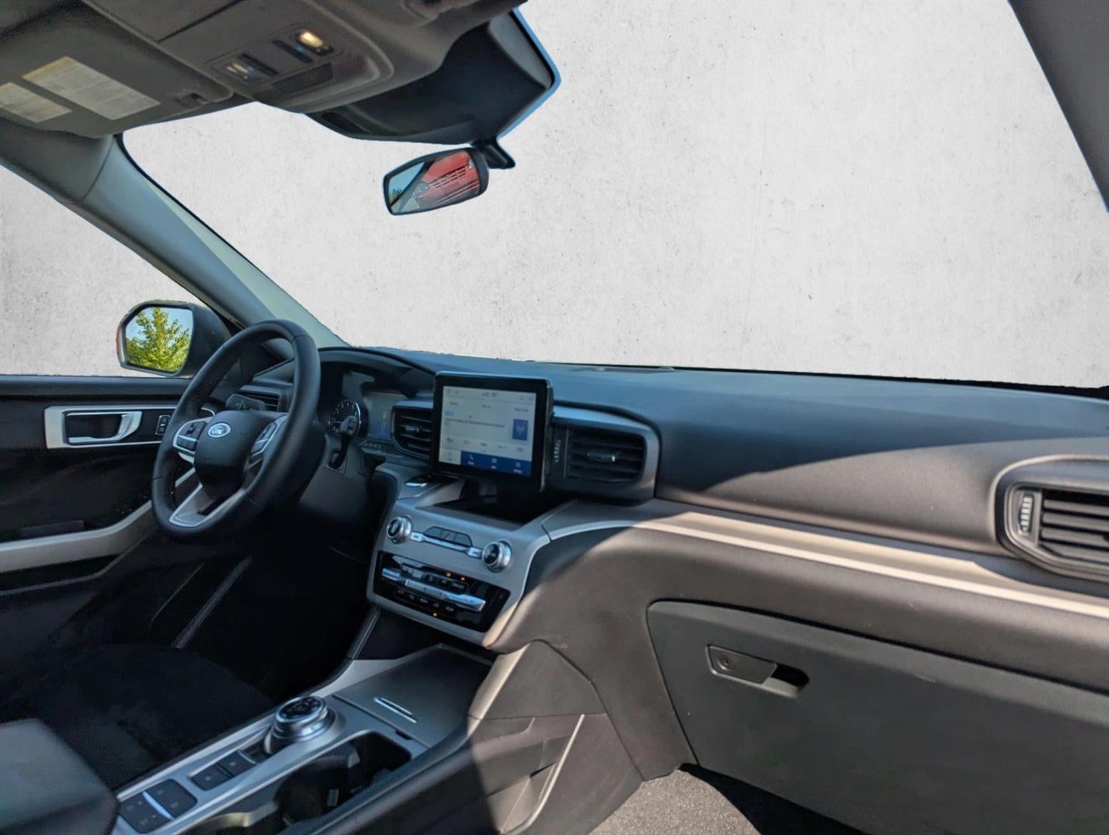 2024 Ford Explorer XLT RWD