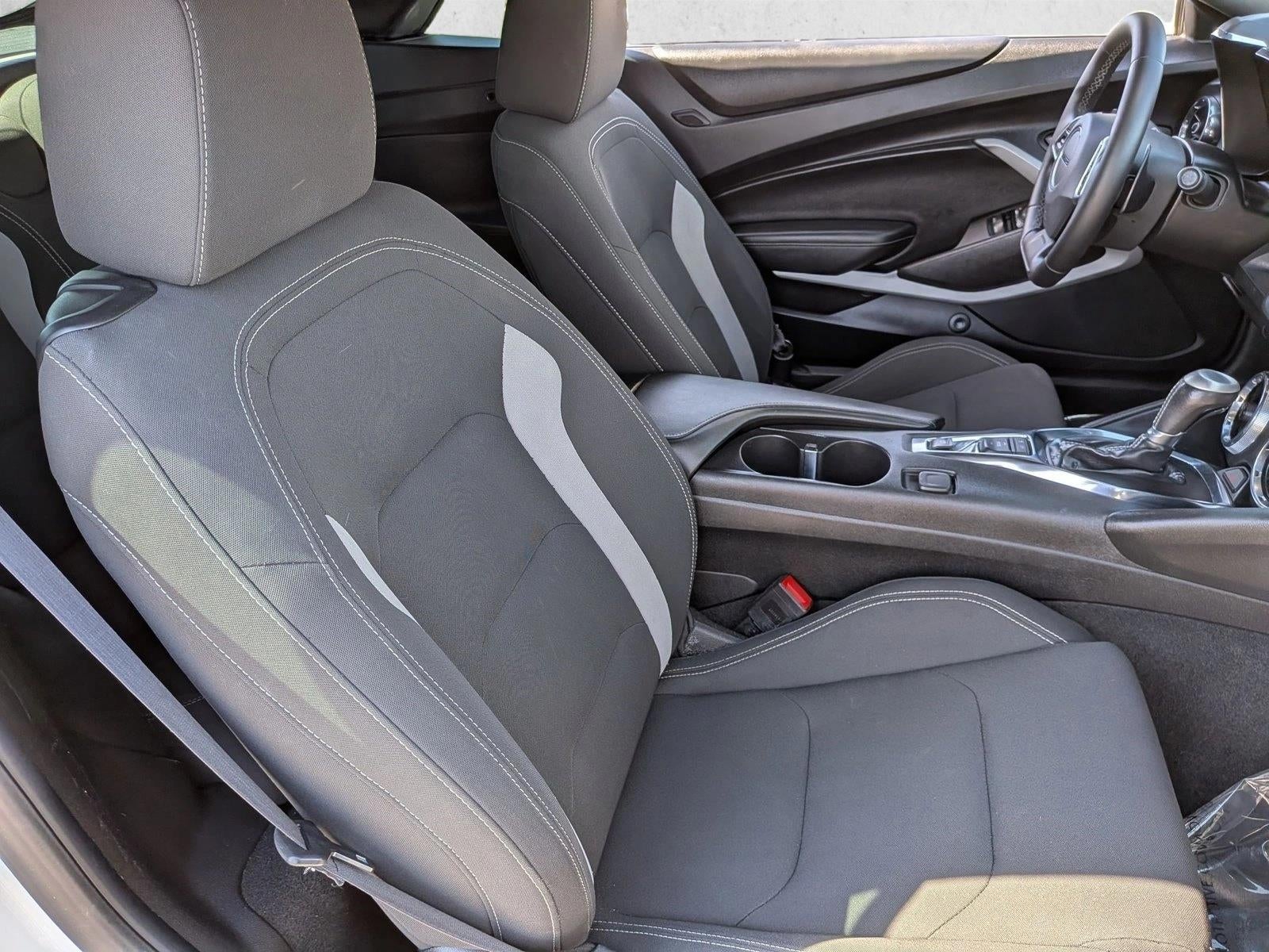 2019 Chevrolet Camaro 2dr Convertible 1LT