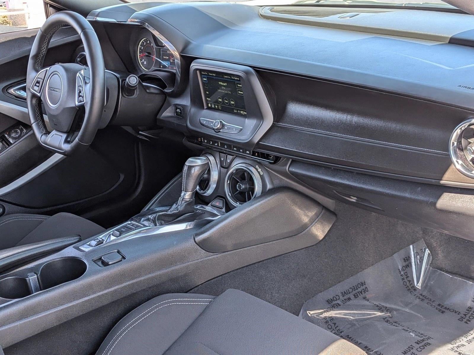 2019 Chevrolet Camaro 2dr Convertible 1LT