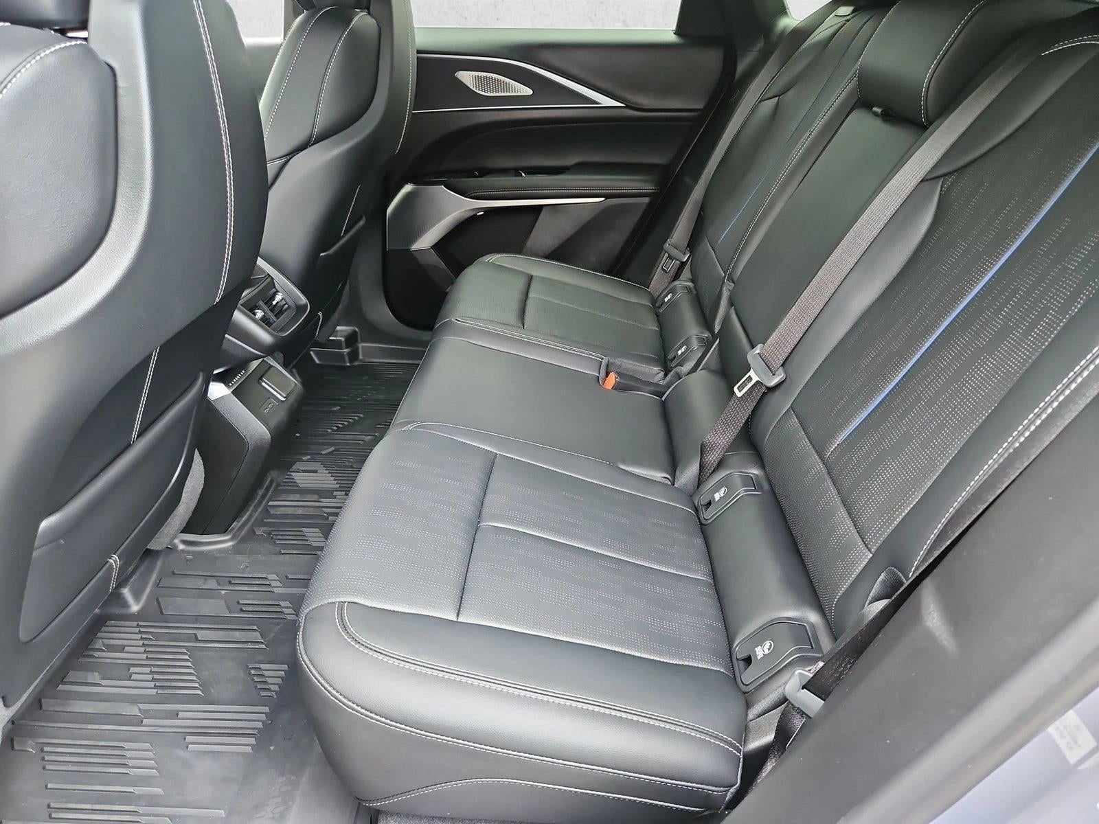 2025 Cadillac LYRIQ 4dr Luxury w/1SD