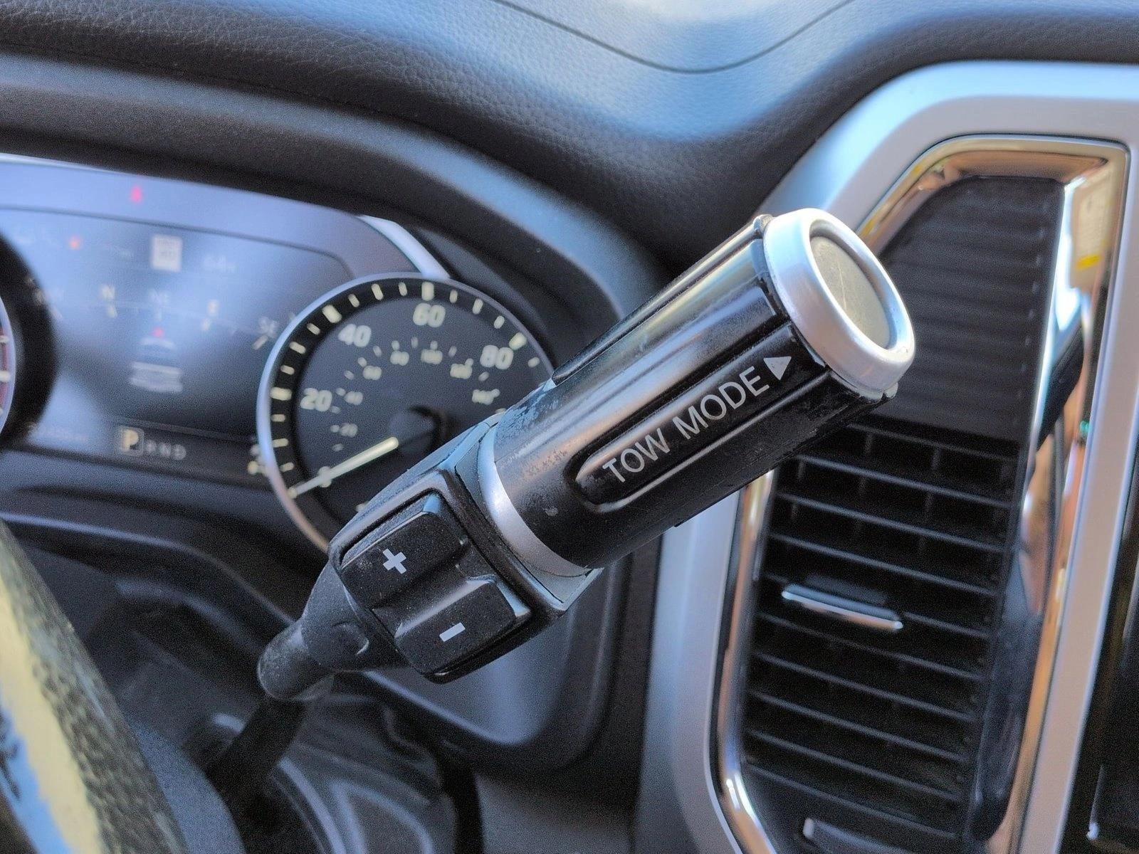 2021 Nissan Titan 4x4 Crew Cab SV