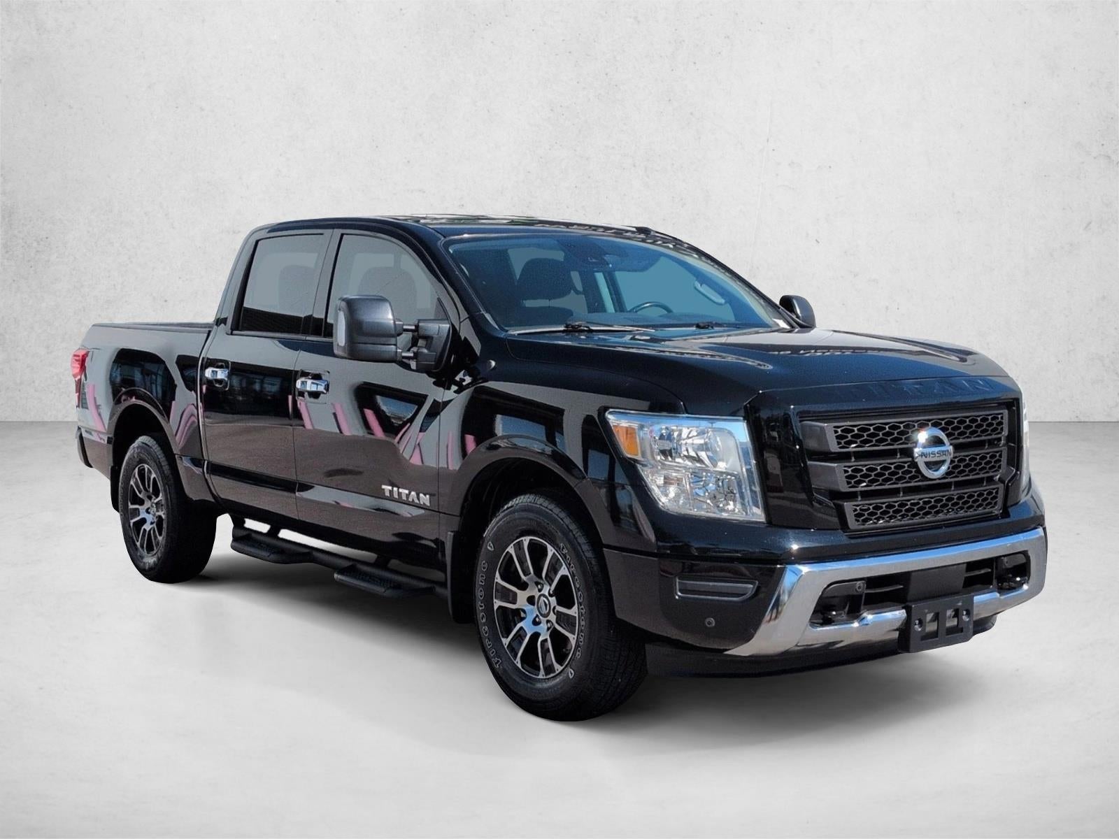 2021 Nissan Titan 4x4 Crew Cab SV