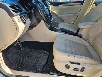 2018 Volkswagen Passat 2.0T SEL Premium Auto