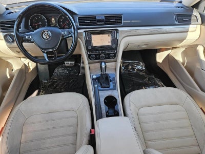 2018 Volkswagen Passat 2.0T SEL Premium Auto