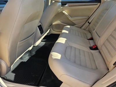 2018 Volkswagen Passat 2.0T SEL Premium Auto