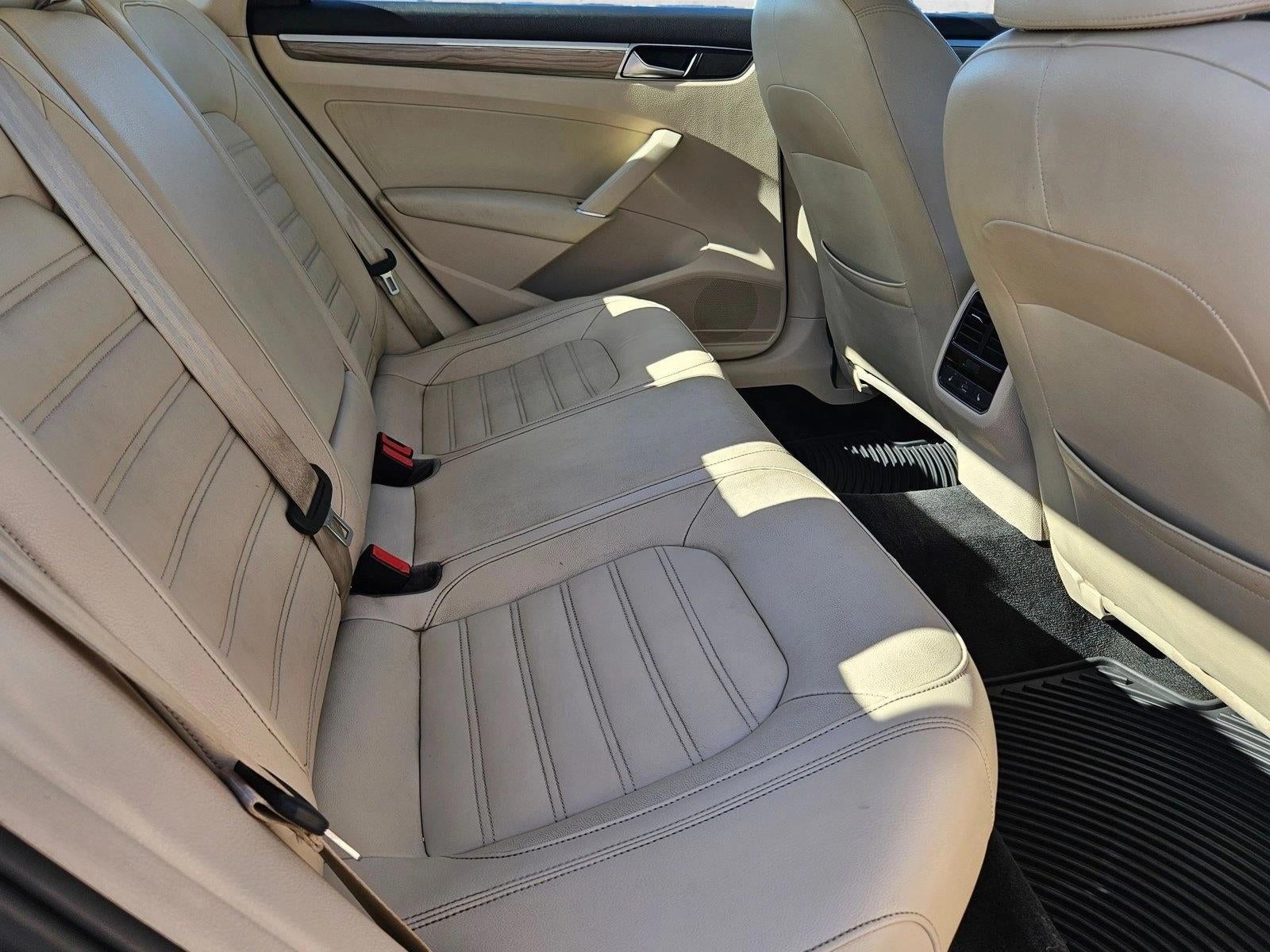 2018 Volkswagen Passat 2.0T SEL Premium Auto