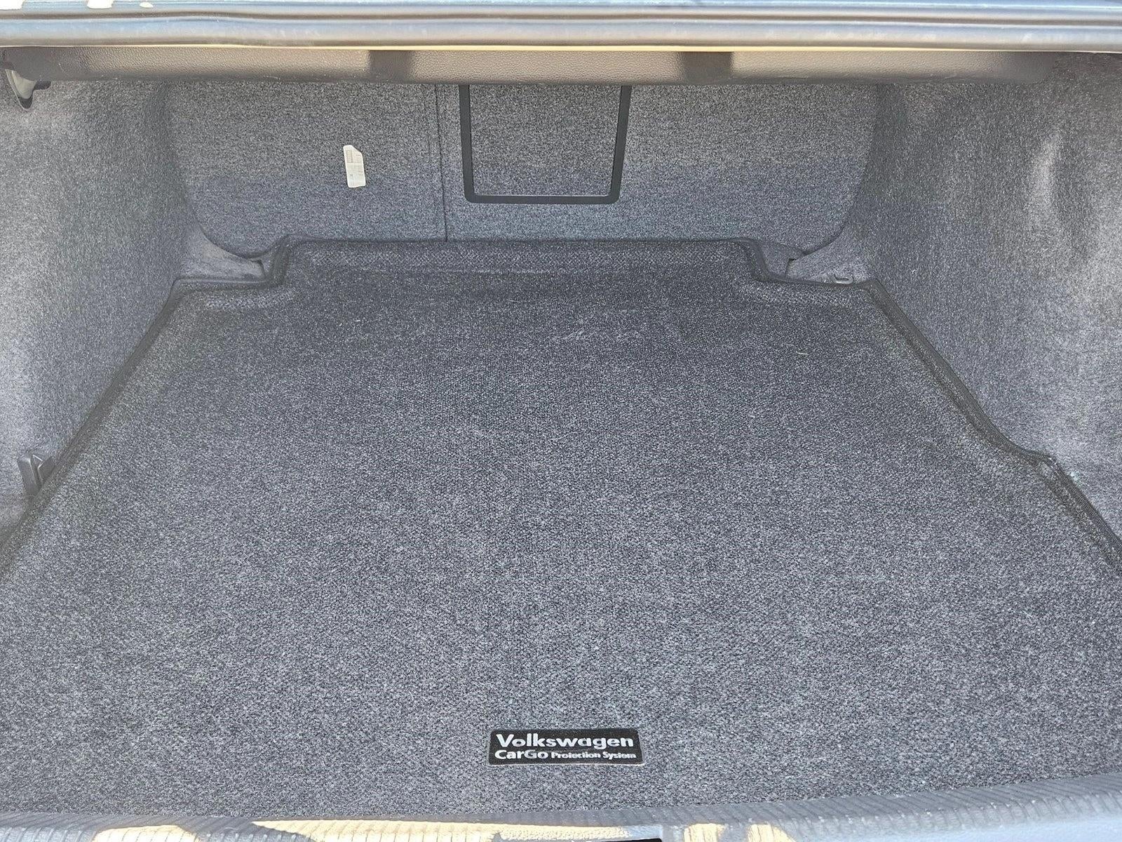 2018 Volkswagen Passat 2.0T SEL Premium Auto