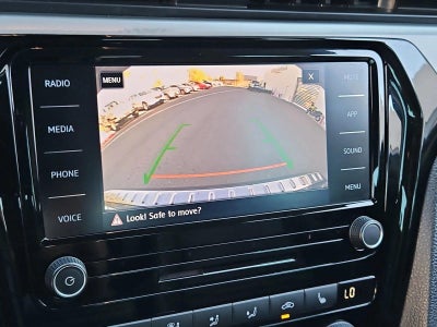 2022 Volkswagen Passat 2.0T SE Auto