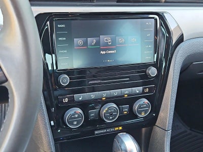2022 Volkswagen Passat 2.0T SE Auto