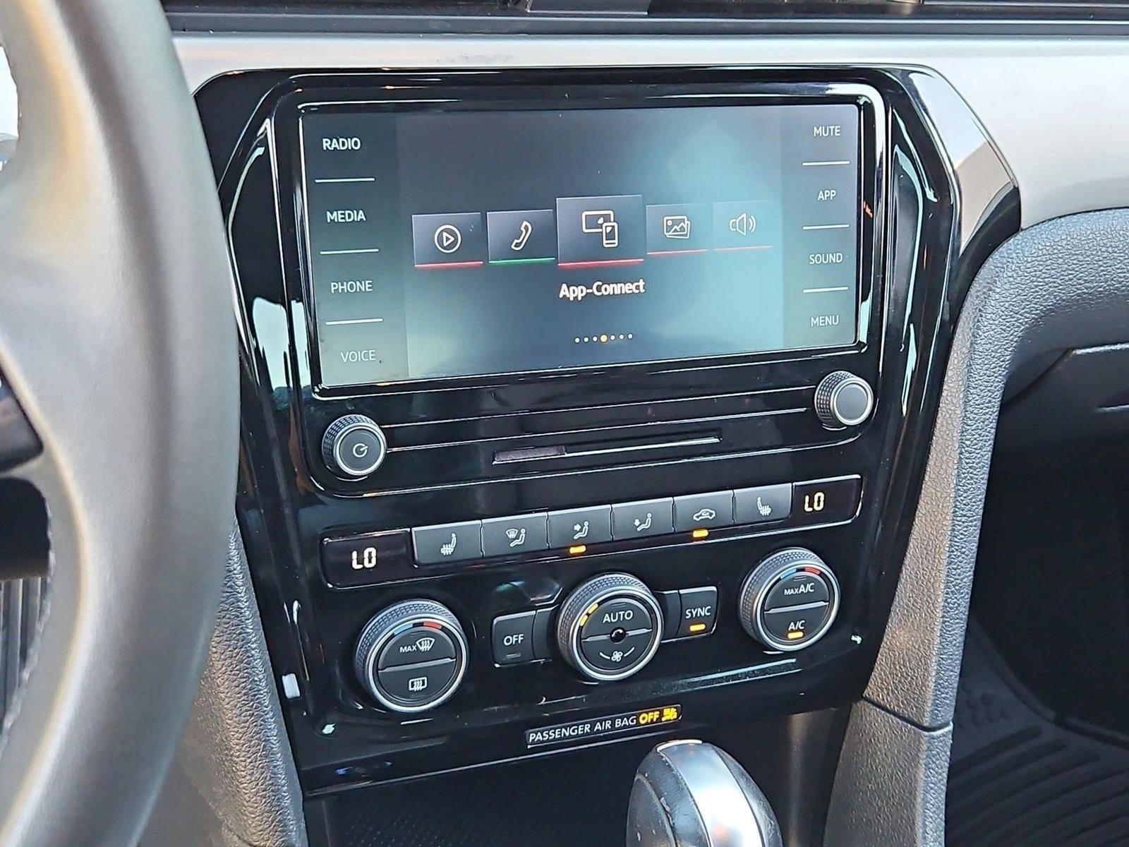 2022 Volkswagen Passat 2.0T SE Auto