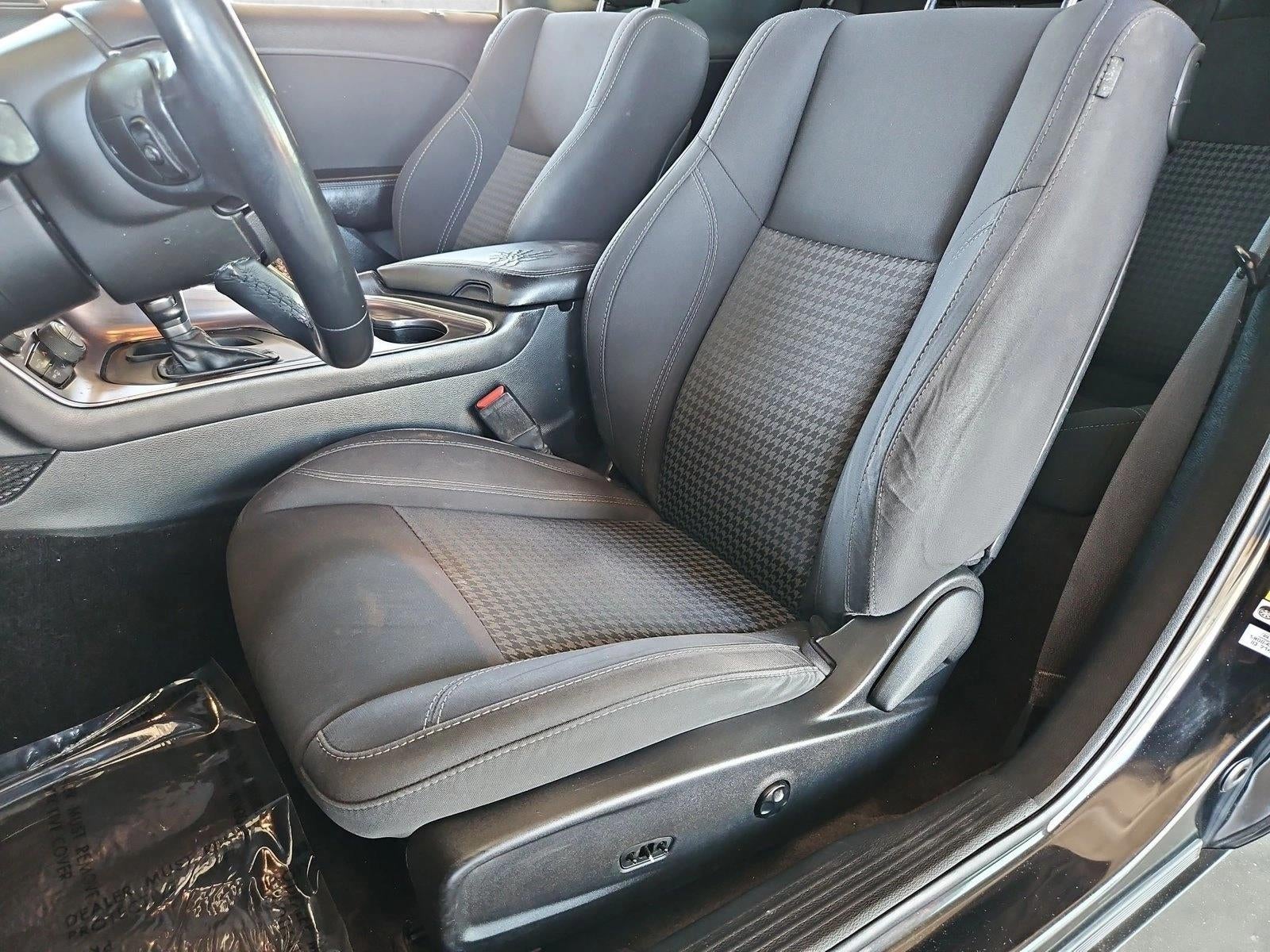 2018 Dodge Challenger SXT RWD