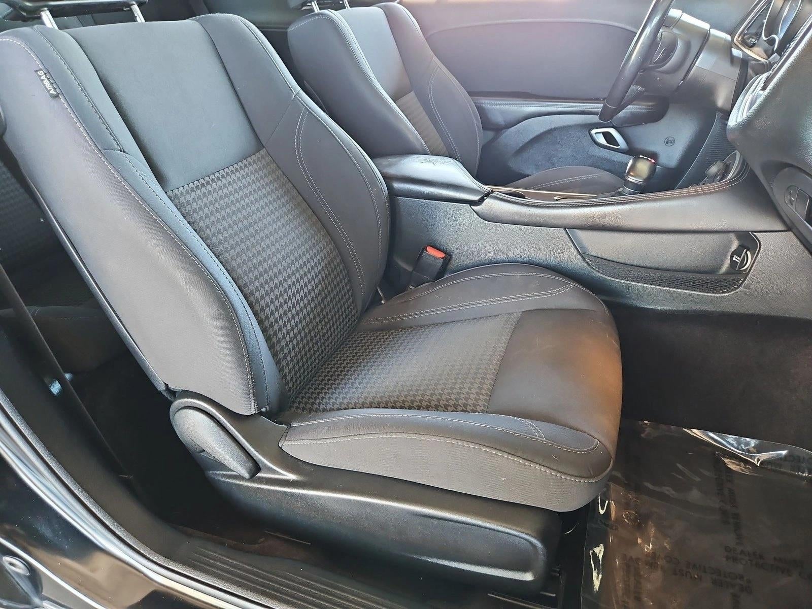 2018 Dodge Challenger SXT RWD