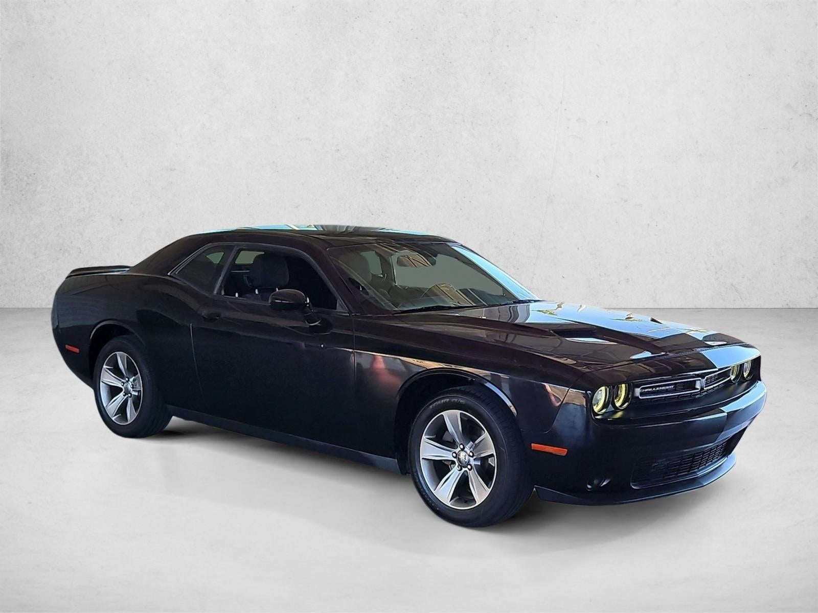 2018 Dodge Challenger SXT RWD