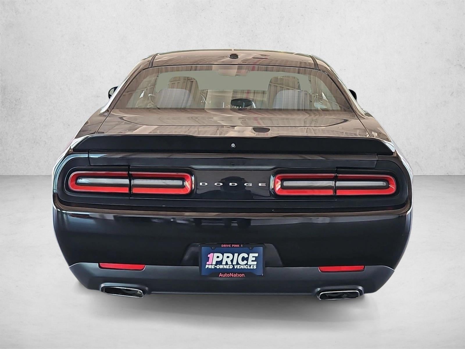2018 Dodge Challenger SXT RWD