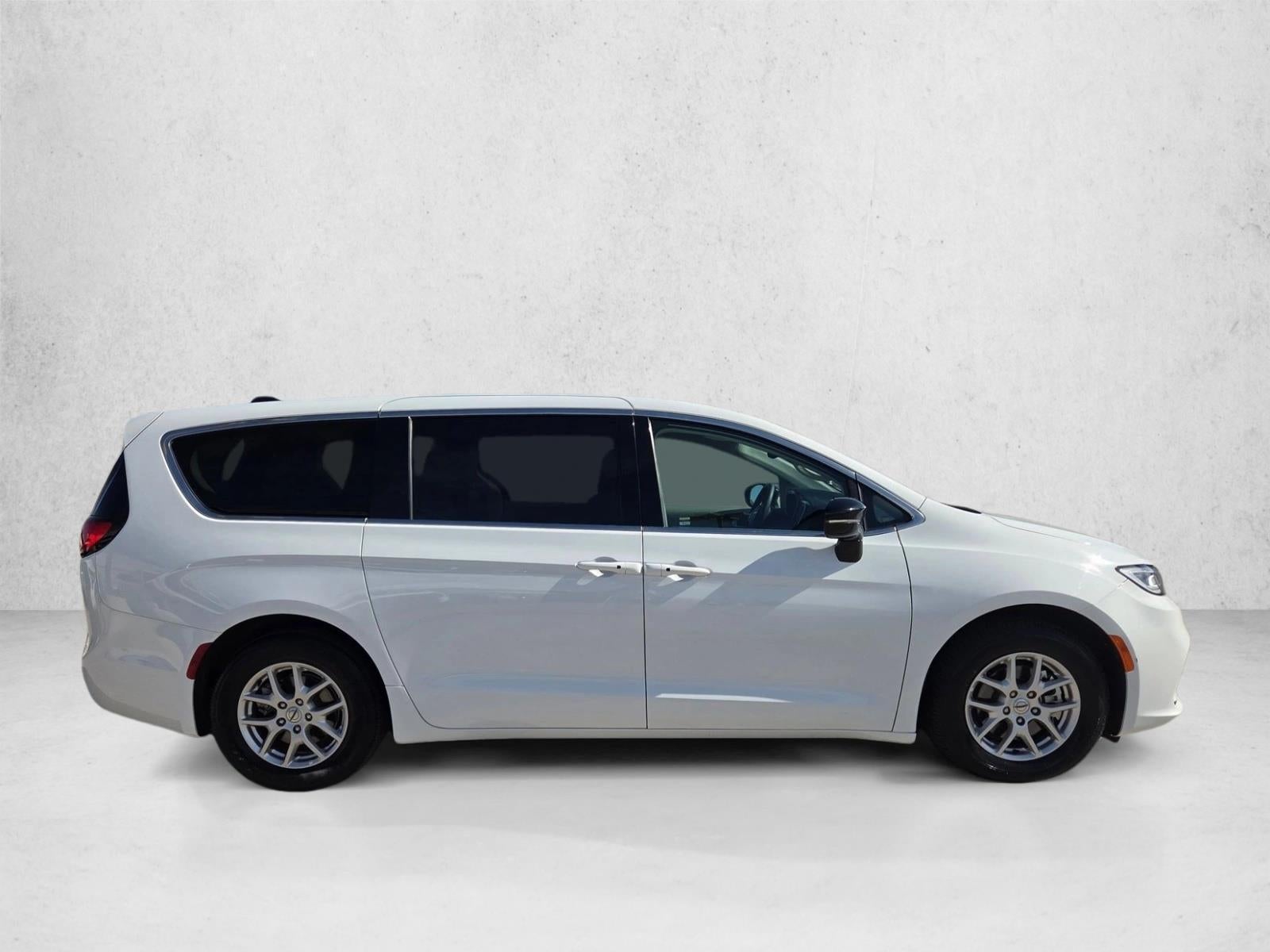 2024 Chrysler Pacifica Touring L FWD