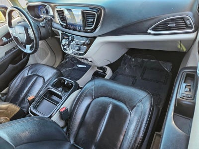 2017 Chrysler Pacifica Touring-L FWD