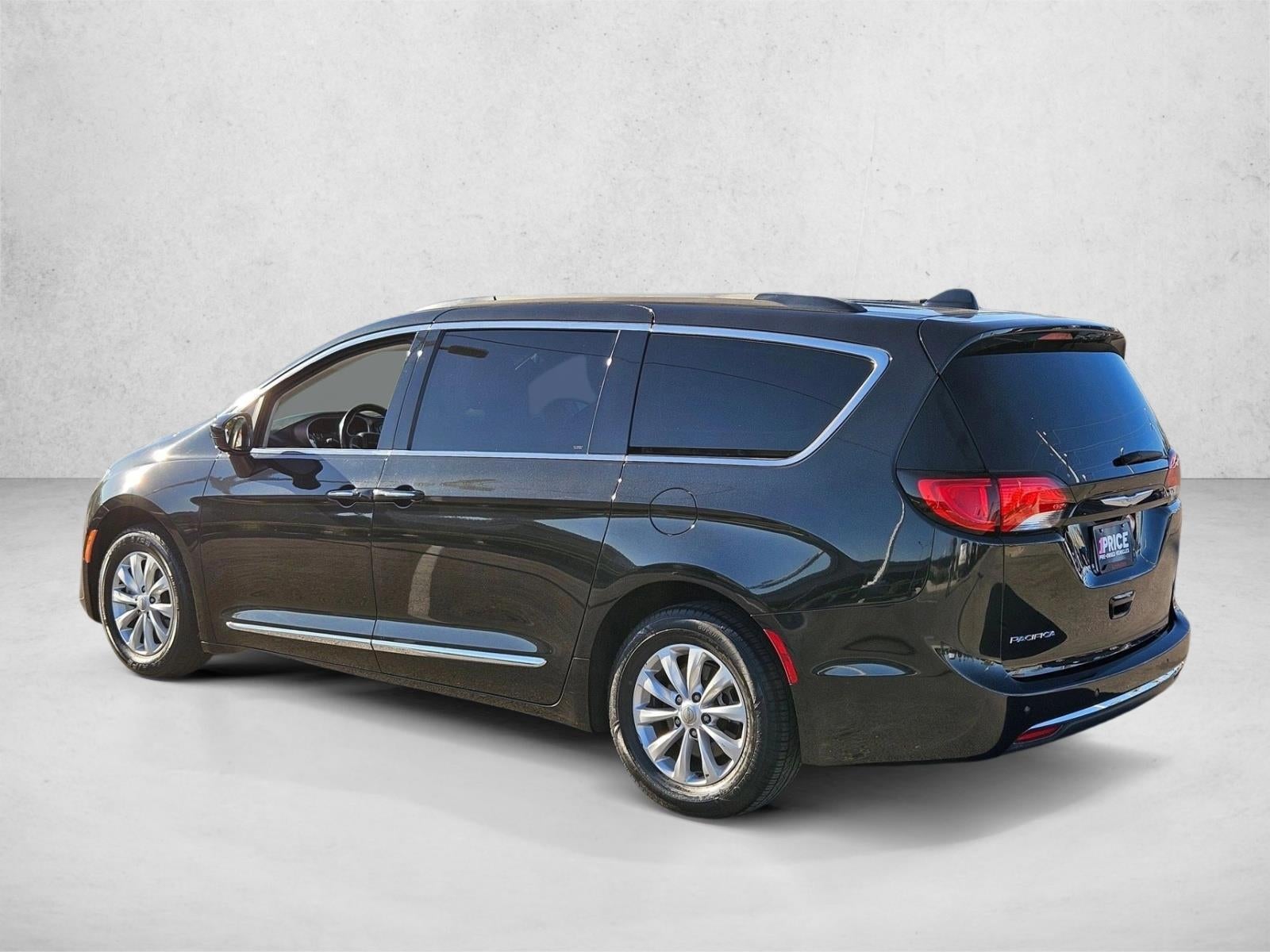 2017 Chrysler Pacifica Touring-L FWD
