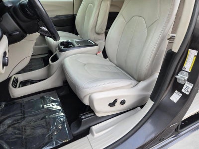 2021 Chrysler Pacifica Touring L FWD