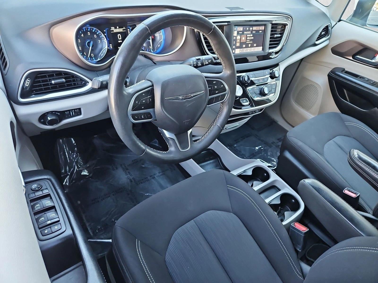 2023 Chrysler Voyager LX FWD