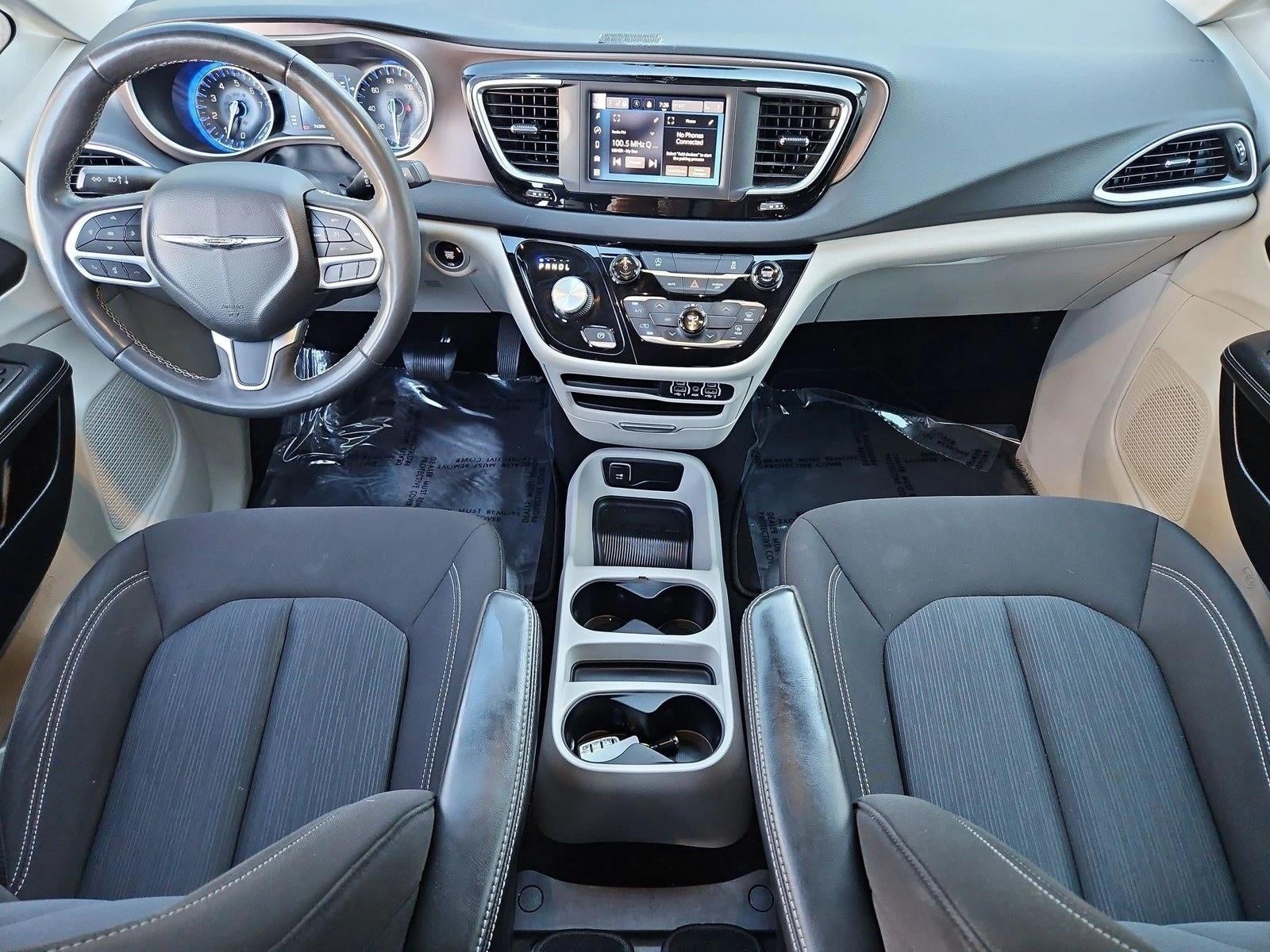 2023 Chrysler Voyager LX FWD
