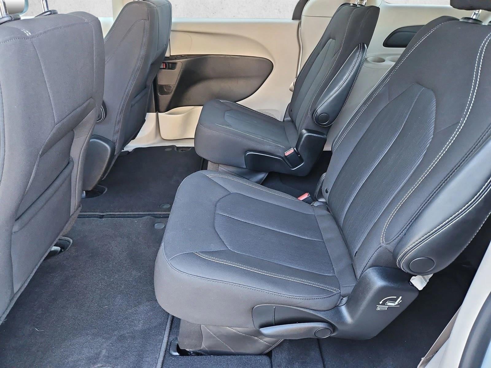2023 Chrysler Voyager LX FWD