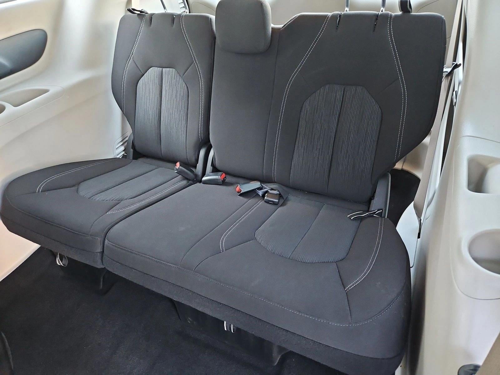2023 Chrysler Voyager LX FWD