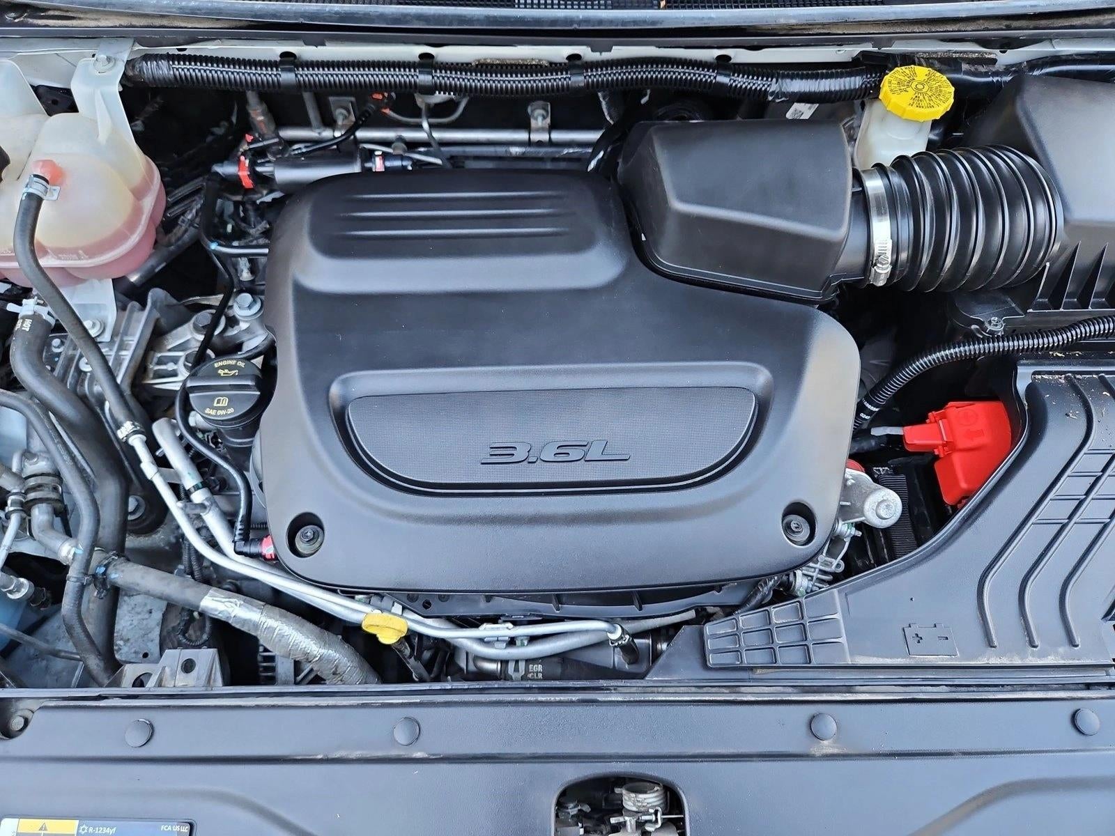 2023 Chrysler Voyager LX FWD