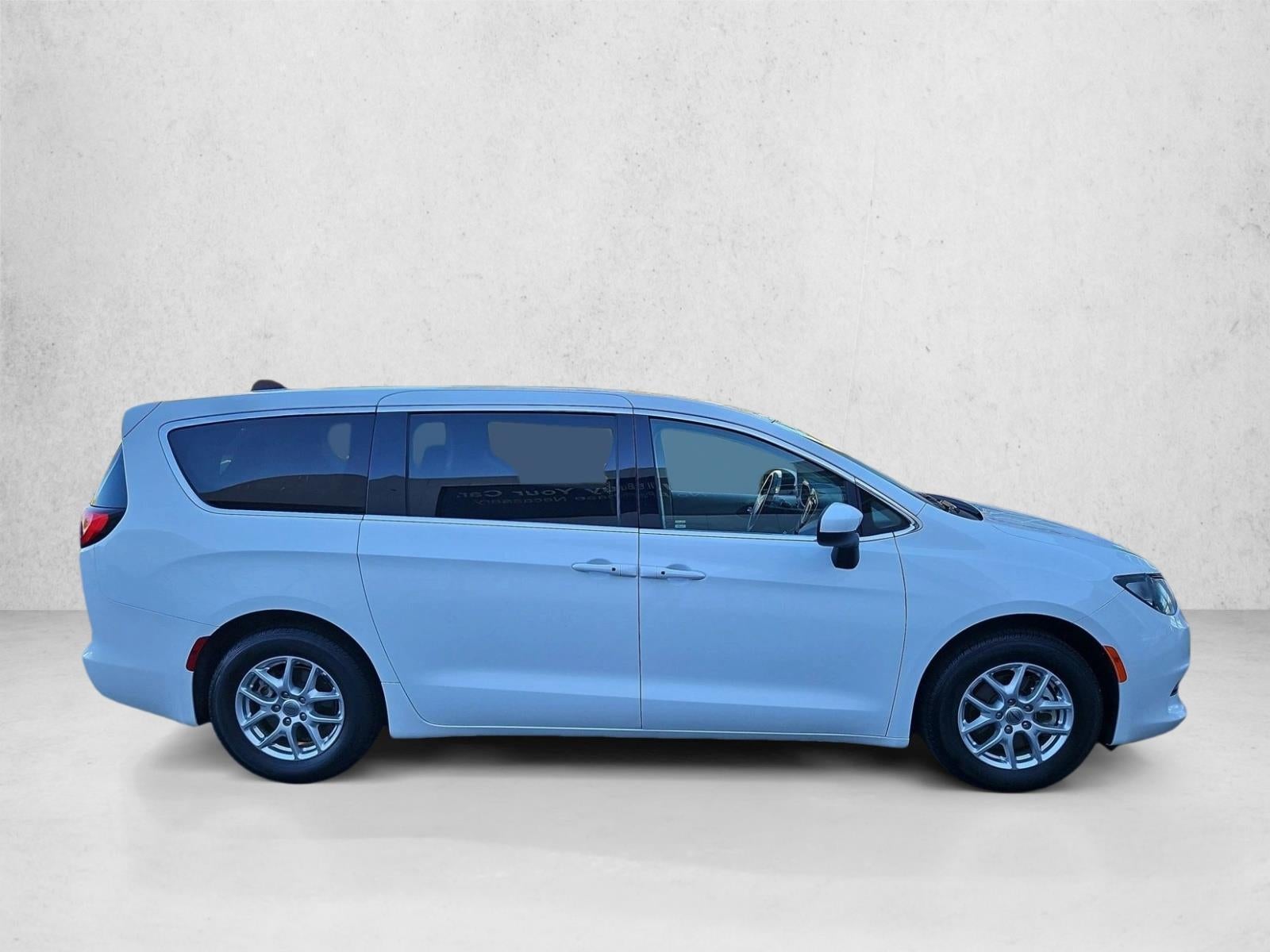 2023 Chrysler Voyager LX FWD