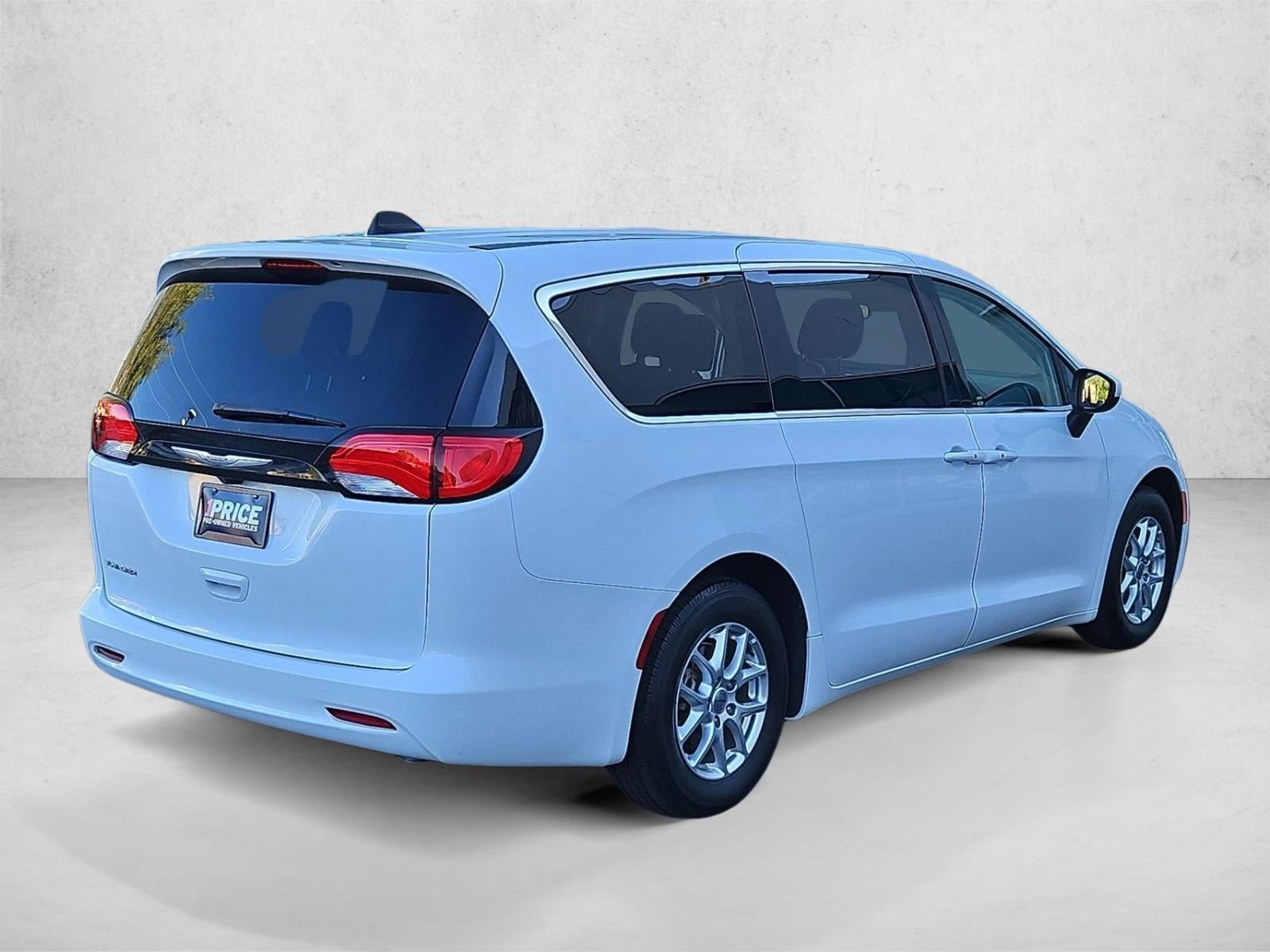 2023 Chrysler Voyager LX FWD