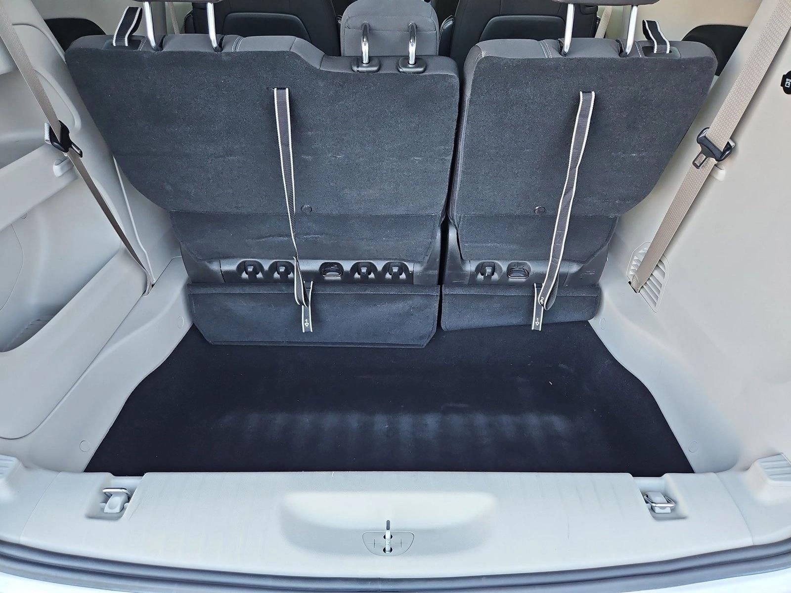 2023 Chrysler Voyager LX FWD