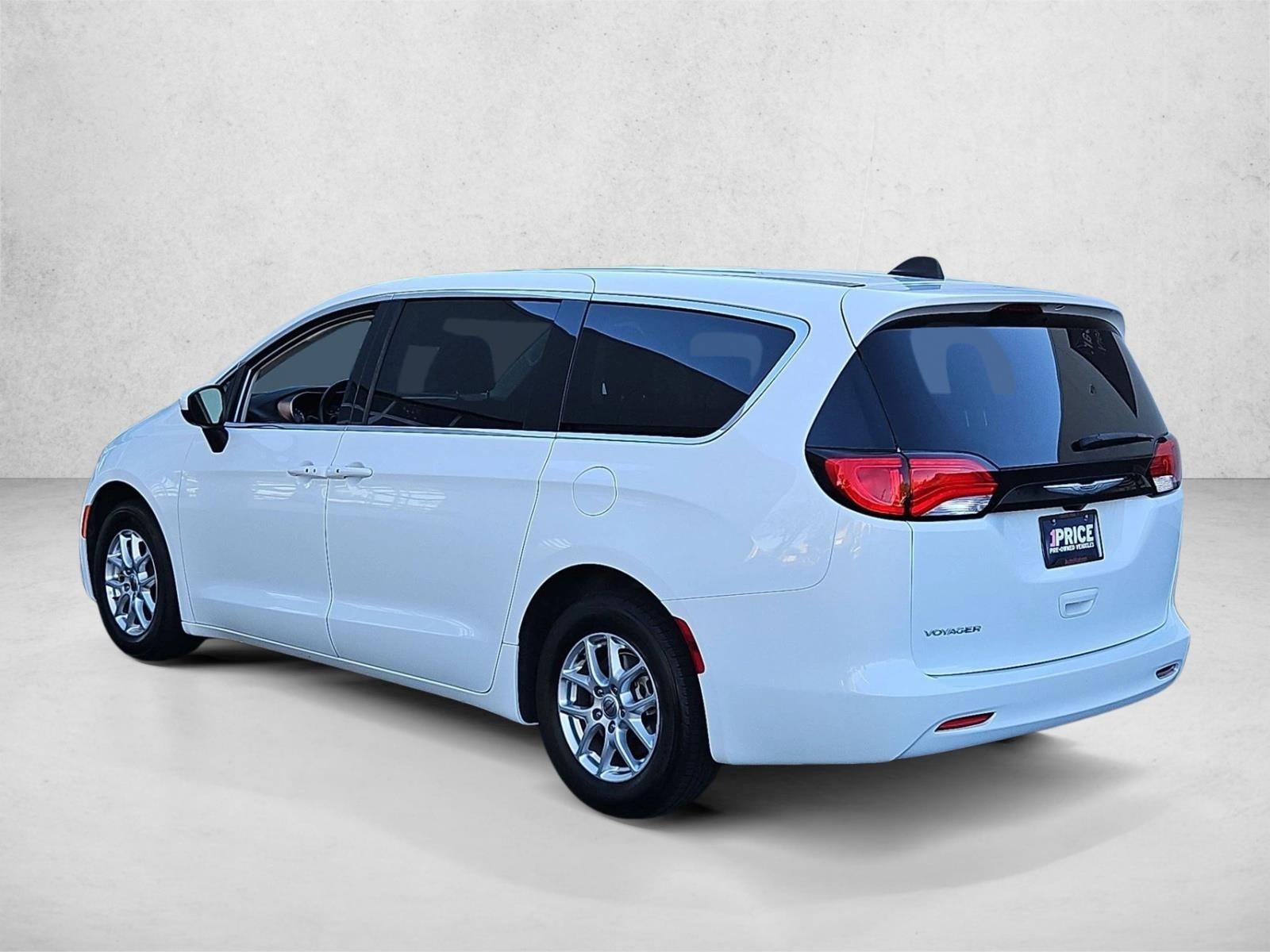 2023 Chrysler Voyager LX FWD