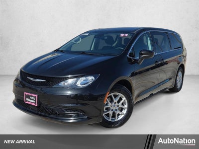 2023 Chrysler Voyager LX FWD