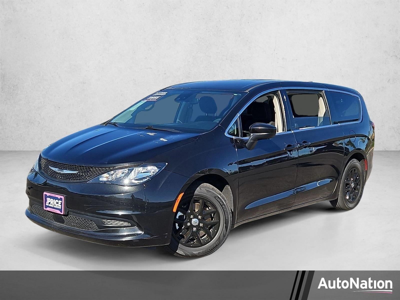 2023 Chrysler Voyager LX FWD