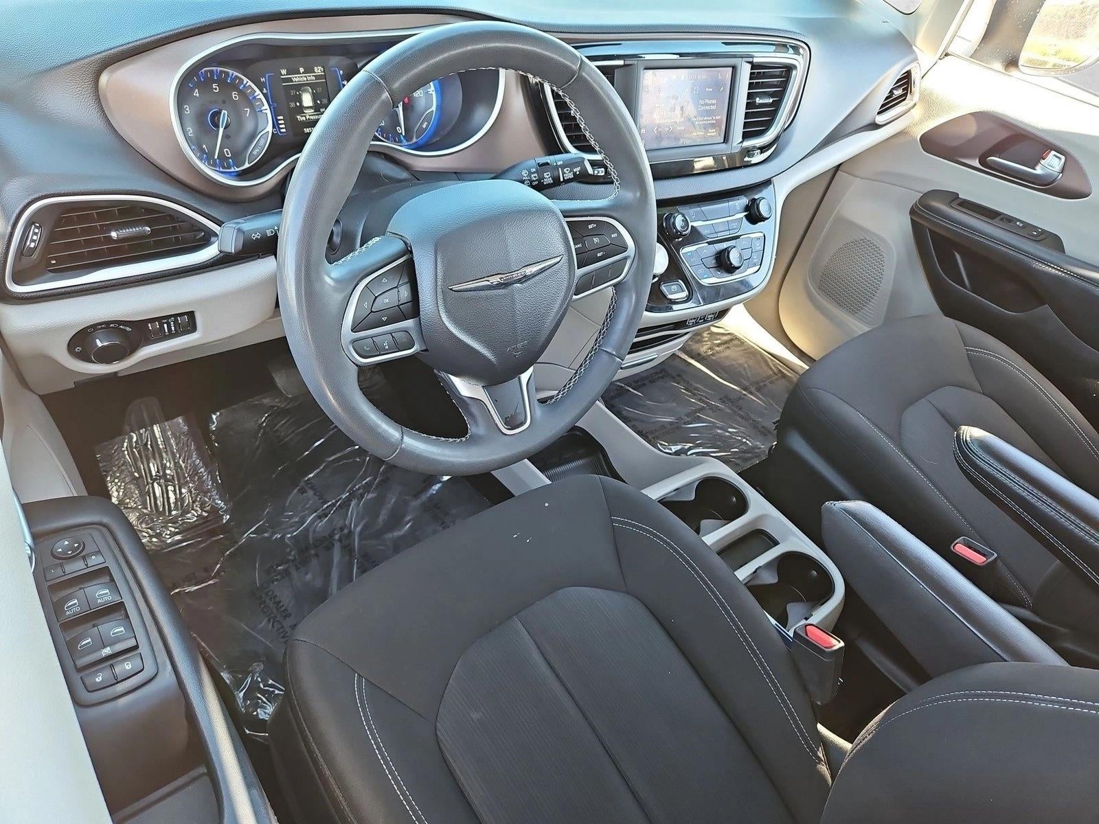2023 Chrysler Voyager LX FWD