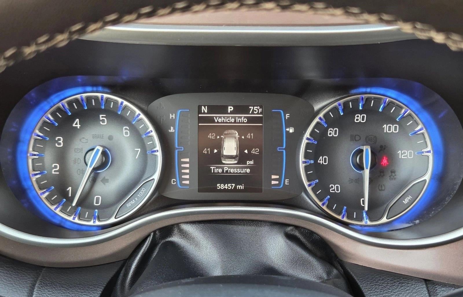 2023 Chrysler Voyager LX FWD