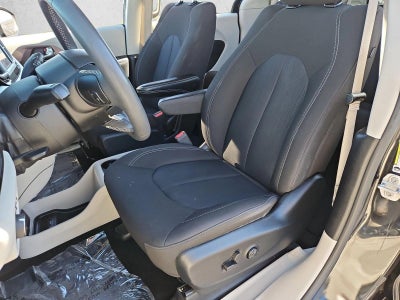 2023 Chrysler Voyager LX FWD
